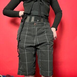 American eagle outfitters / Black y2k checkered knee length shorts 🖤🤍​​​​